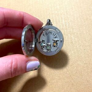 South hill family glass Lockett, silver, customizable